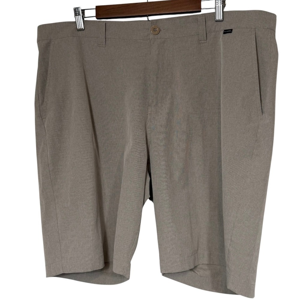 TravisMathew Beck Golf Shorts Mens 40 Khaki Tan Stretch Performance 1MY306
